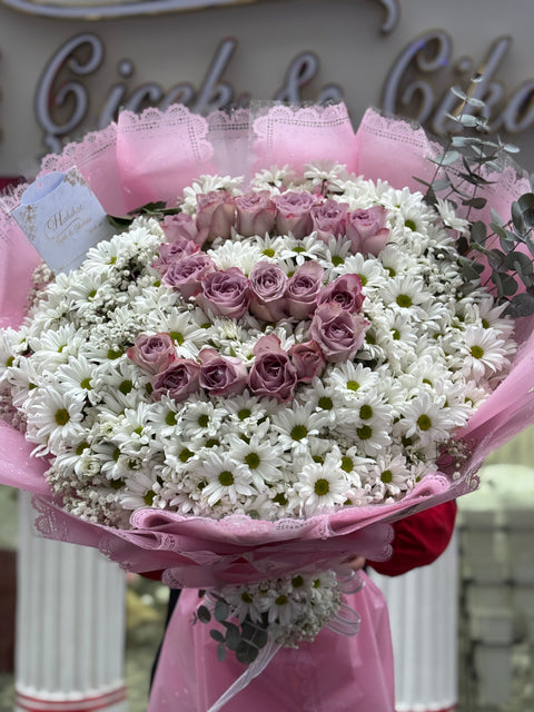 ÖZEL HARFLİ LÜKS BUKET — PAPATYA VE GÜL TASARIMI