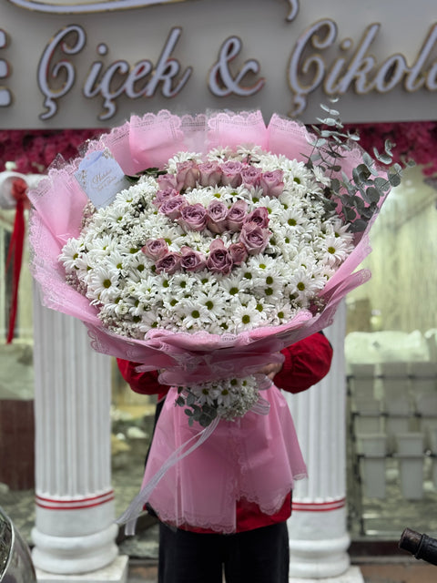 ÖZEL HARFLİ LÜKS BUKET — PAPATYA VE GÜL TASARIMI