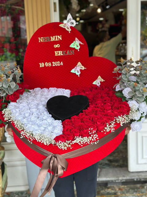 GIANT ARTIFICIAL ROSE ARRANGEMENT ⚜️