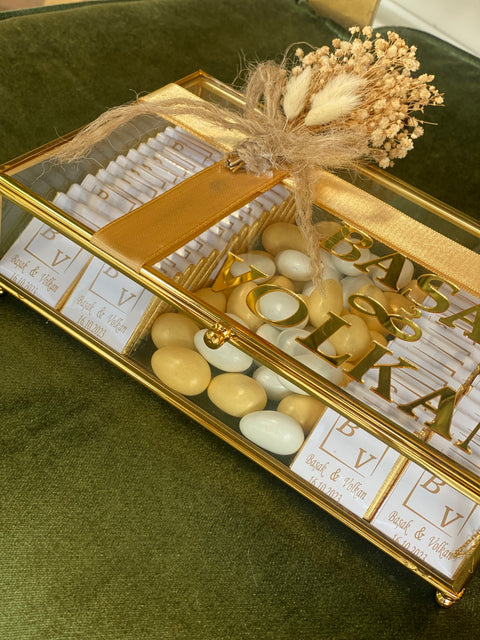 IMPORTED 41 ROSES AND MEDIUM SIZE GONDOLA🍸