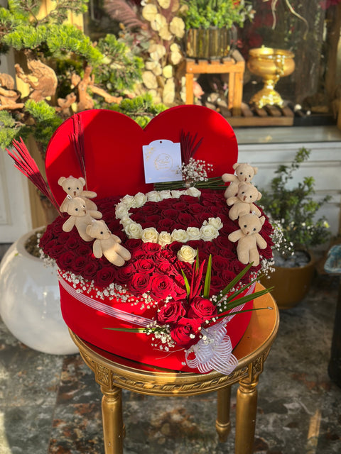 WITH A JOYFUL GIFT BOX 😍