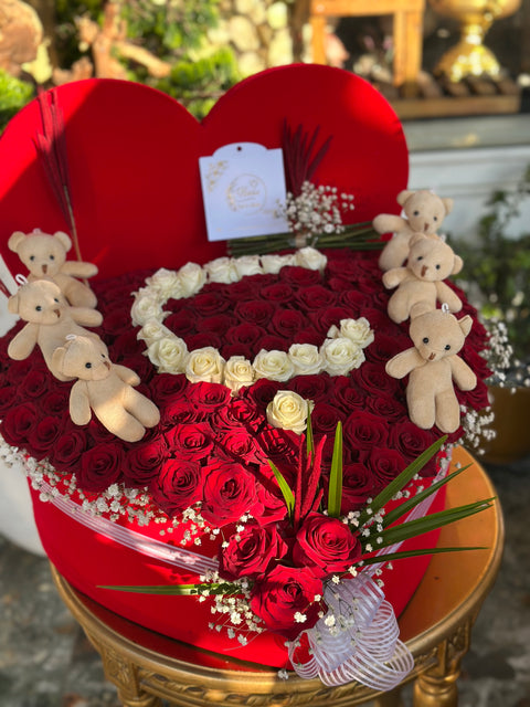 WITH A JOYFUL GIFT BOX 😍