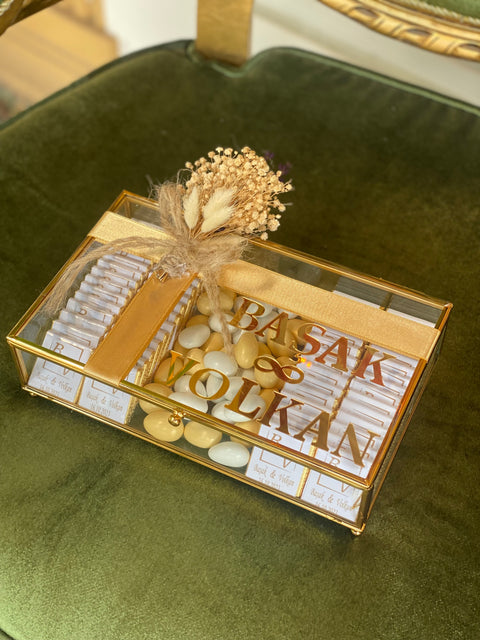 IMPORTED 41 ROSES AND MEDIUM SIZE GONDOLA🍸