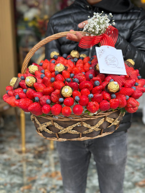 MAKE STRAWBERRY BASKET FEEL SPECIAL 🍓