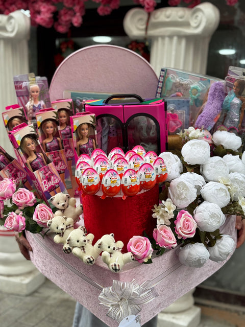 DEV KALPLİ LÜKS KUTU — BARBIE BEBEK, KINDER YUMURTA, AYICIK VE GÜL TASARIMI