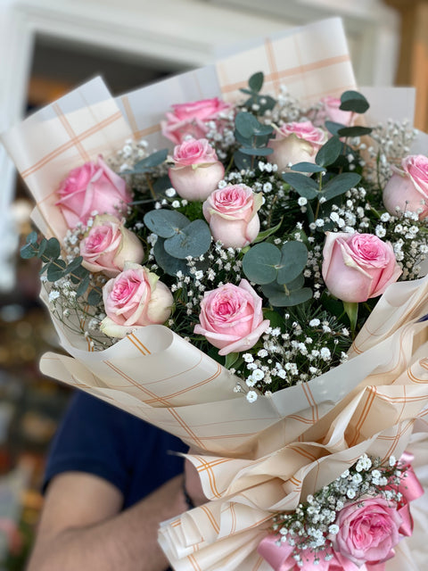 11 PINK ROSES BOUQUET 🎀