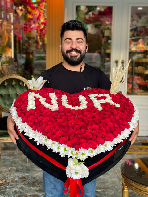 DEV İSİM CANLI GÜL KUTU 🧣