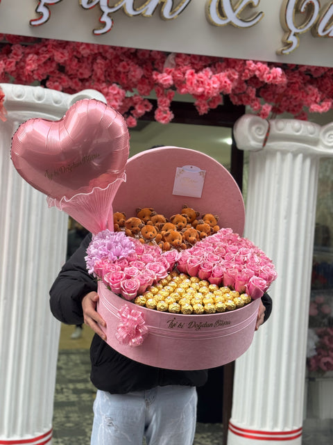 PEMBE LÜKS KUTU DOĞUM GÜNÜ TASARIMI - AYICIK, GÜL VE ÇİKOLATA