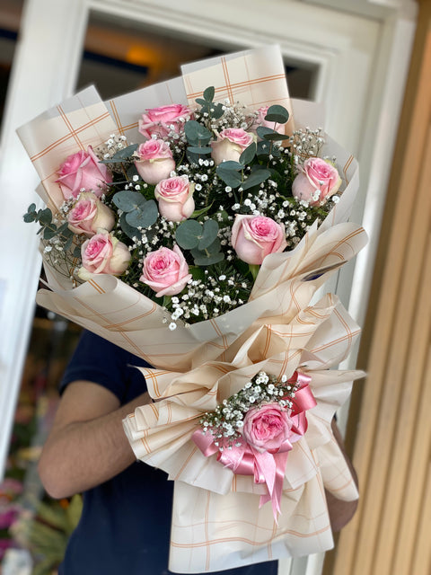 11 PINK ROSES BOUQUET 🎀