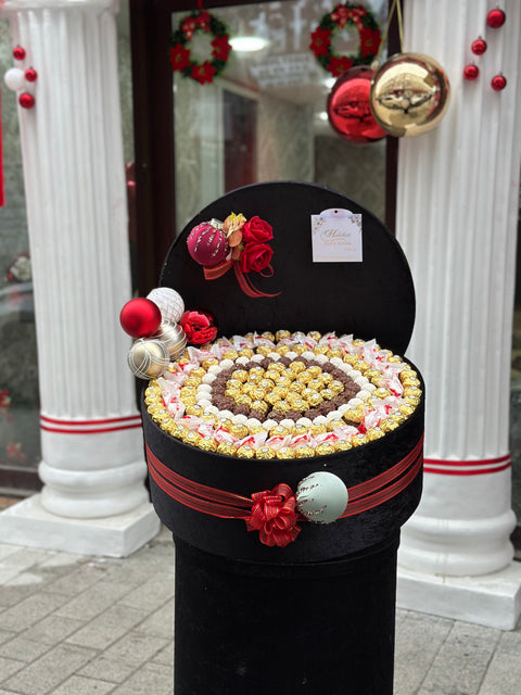 ÖZEL YILBAŞI LÜKS ÇİKOLATA KUTUSU - Şıklık • Lezzet • Prestij