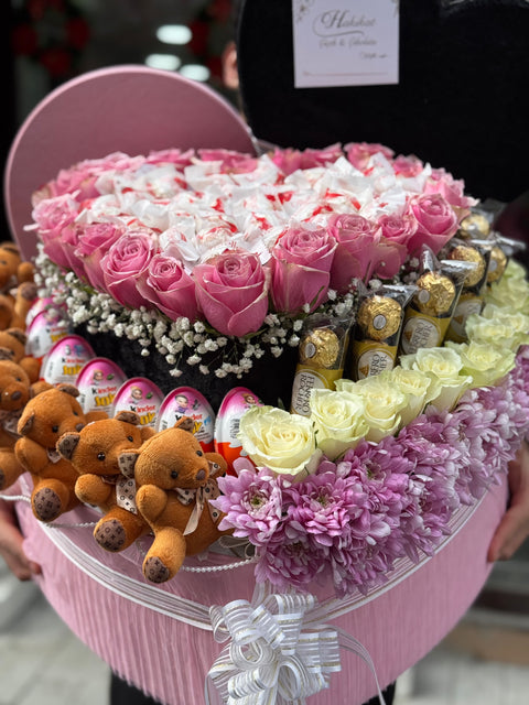 KALPLİ DEV LÜKS KUTU — GÜL, ÇİKOLATA, AYICIK VE BALON TASARIMI CANLI