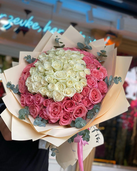 GÜNÜ NEŞELENDİRMEK BİR BUKET GÜL İLE💕