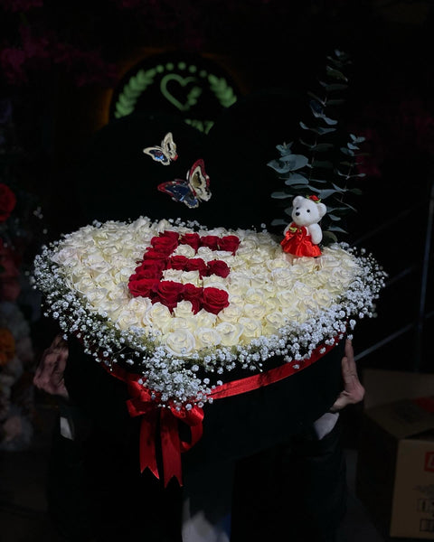 50 CM WHITE BOX LOVE 🤍