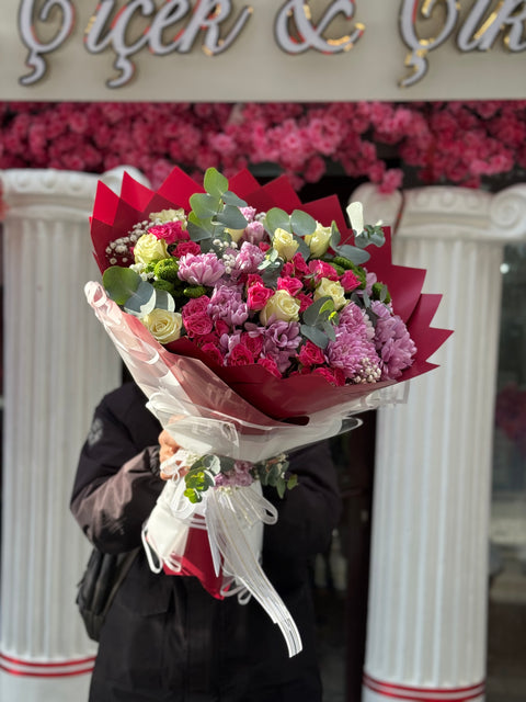 LÜKS KARMA BUKET — GÜL, KRİZANTEM VE ÖZEL YEŞİİLLER