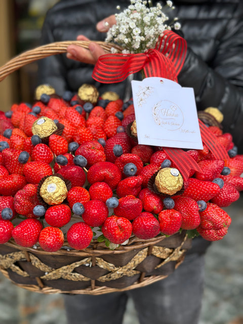 MAKE STRAWBERRY BASKET FEEL SPECIAL 🍓