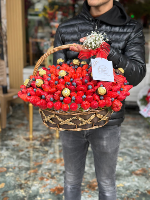 MAKE STRAWBERRY BASKET FEEL SPECIAL 🍓